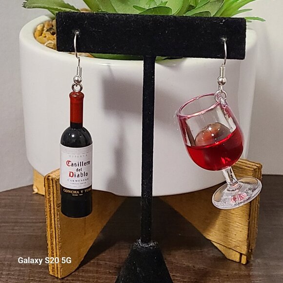 Handcrafted Wine Bottle & Glass Dangle Drop Earrings NEW Ladies‎ Fun Event Party - Picture 3 of 3